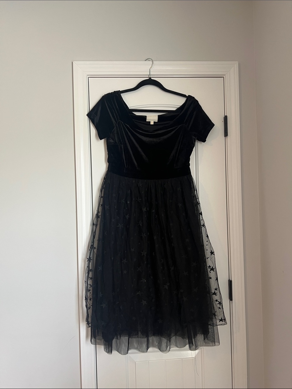 Modcloth Black Velvet & Star Mesh Midi Dress